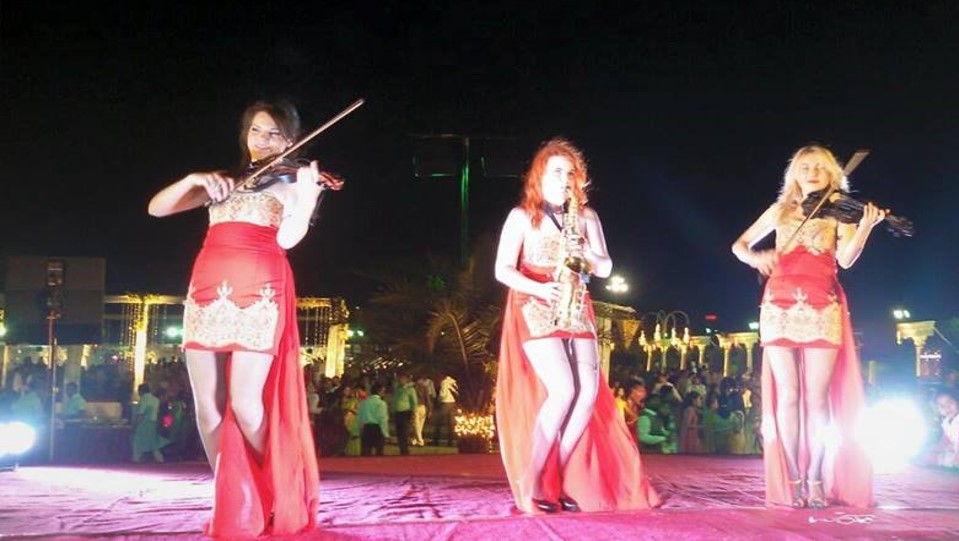 female trio musicians kota